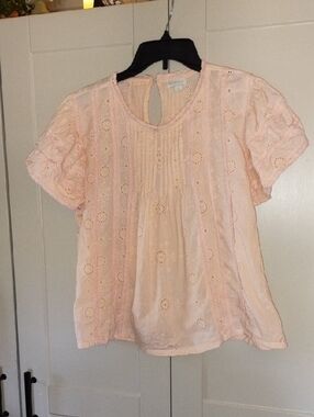Women's Eyelet Pintuck Blouse - Soft Peach